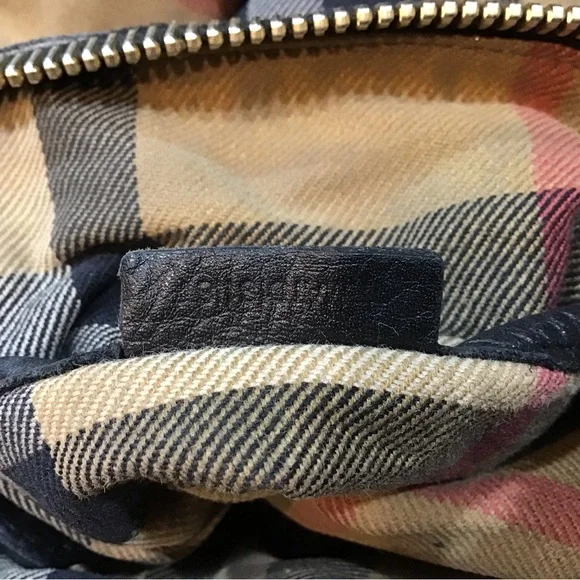 Burberry Bags - Picture 16 of 16